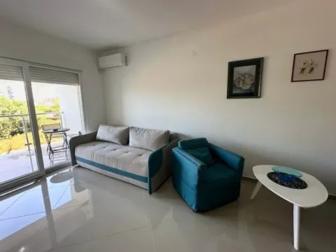 Izdavanje, stan, 59m², Šušanj, Bar