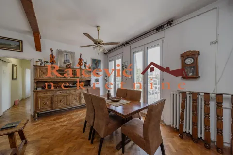 Sale, two bedroom apartment, 68m², Zemun Centar, Zemun Sve Podlokacije - image 2