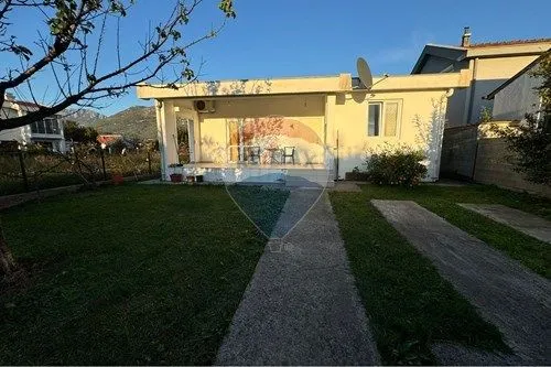 Sale, house, 250m², Polje, Bar