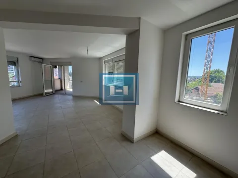 Prodaja, četvorosoban stan, 97m², Centar, Paraćin - image 5
