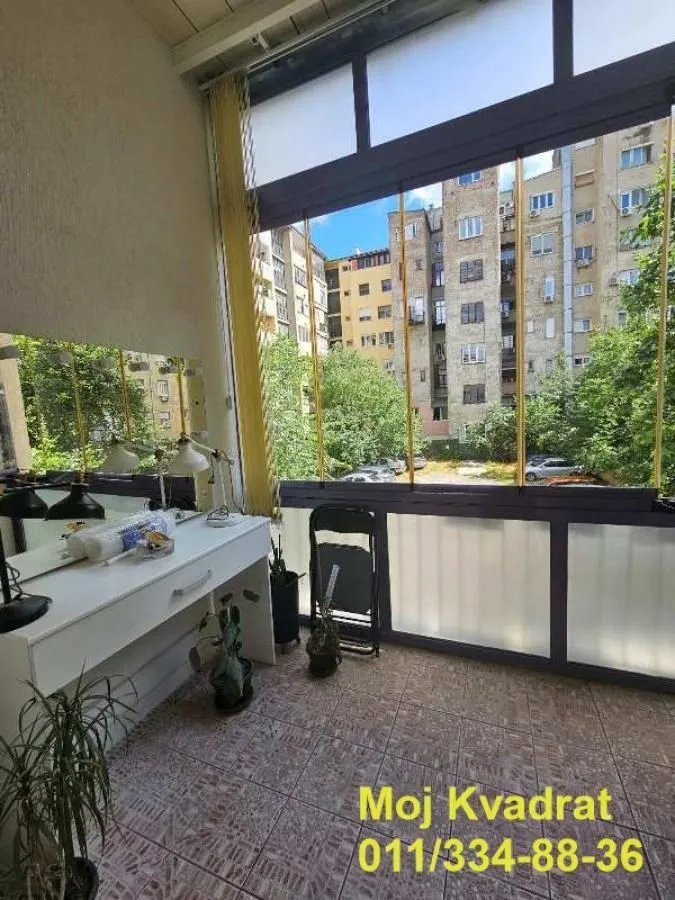 Rent, three bedroom apartment, 82m², Vračar Sve Podlokacije, Beograd