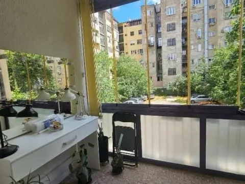 Rent, three bedroom apartment, 82m², Vračar Sve Podlokacije, Beograd - image 14
