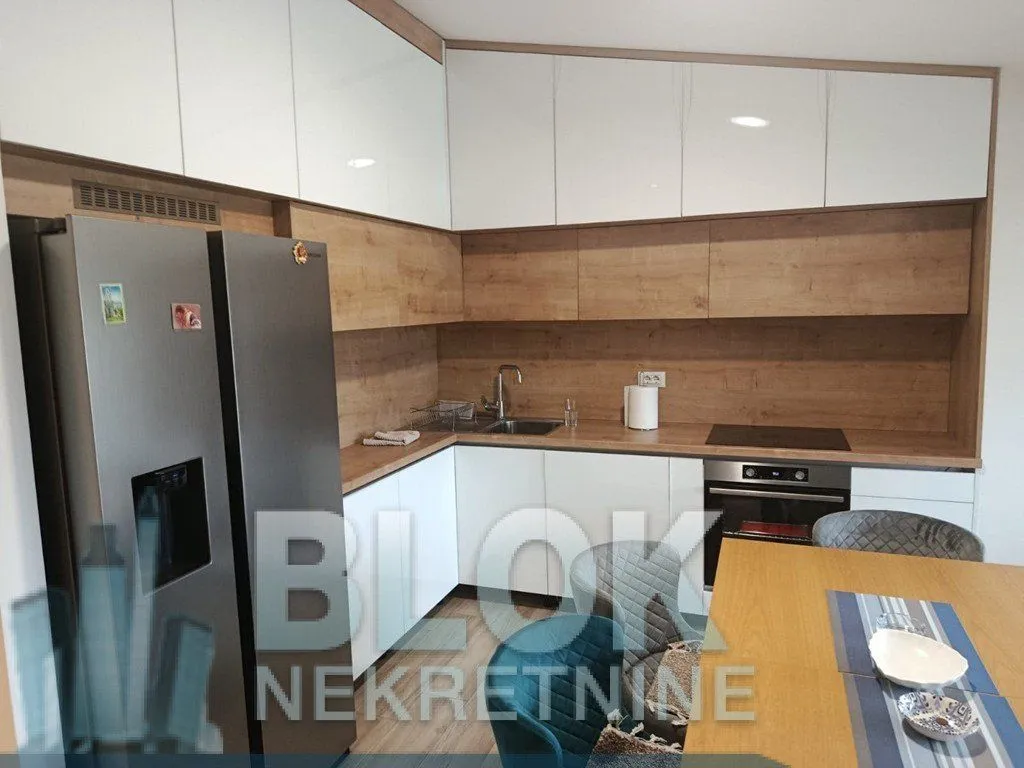 Izdavanje, dvosoban stan, 100m², Preko Morače, Podgorica