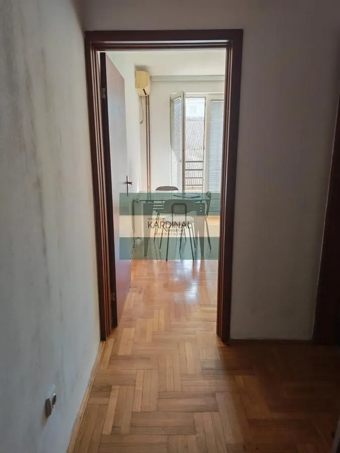 Izdavanje, jednosoban stan, 36m², Centar, Kragujevac