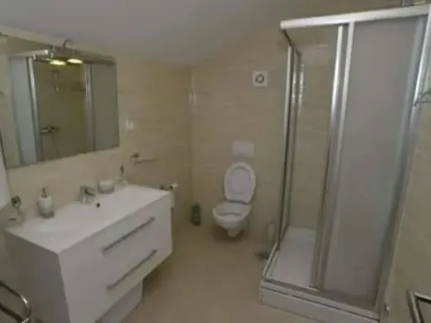 Rent, three bedroom apartment, 110m², Babin Do, Budva - image 9