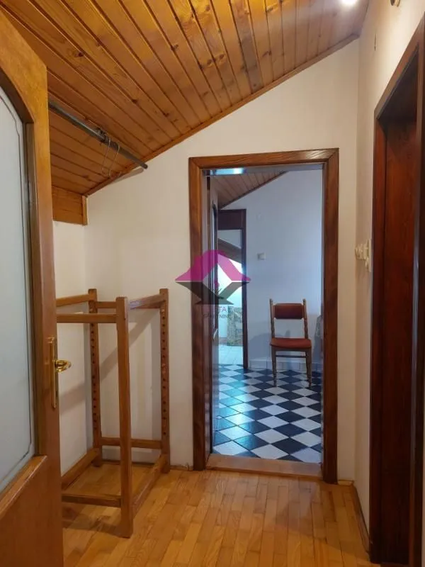 Izdavanje, trosoban stan, 137m², Voždovac Sve Podlokacije, Beograd