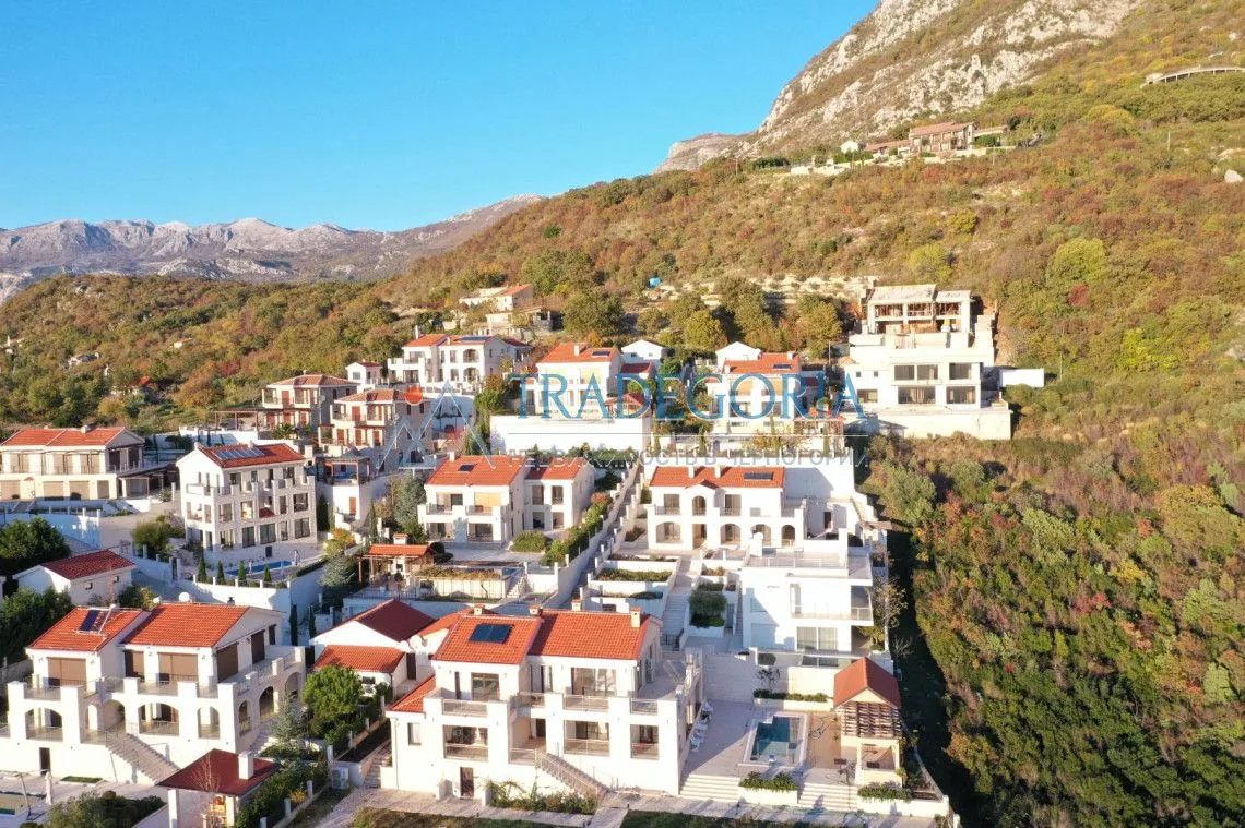 Prodaja, trosoban stan, 200m², Reževići, Budva