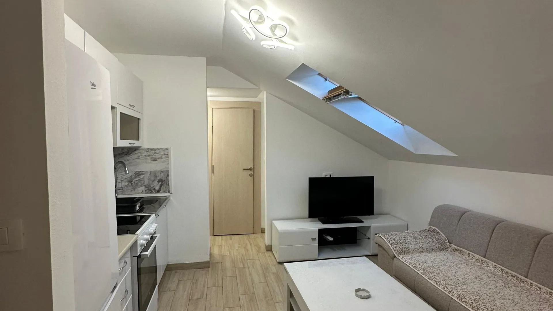 Rent, one bedroom apartment, 33m², Seljanovo, Tivat