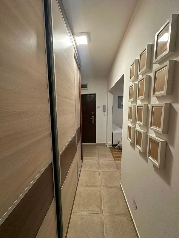 Izdavanje, dvosoban stan, 50m², Kanarevo Brdo, Beograd
