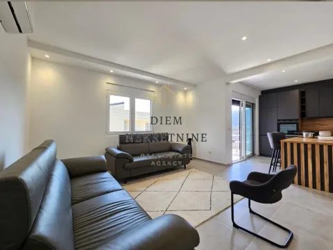 Izdavanje, dvosoban stan, 115m², Polje, Bar - image 13