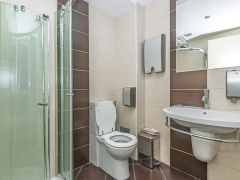 Prodaja, poslovni prostor, 327m², Blok 5, Podgorica - image 11