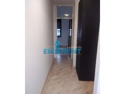 Rent, four bedroom apartment, 110m², Neimar, Vračar Sve Podlokacije - image 9