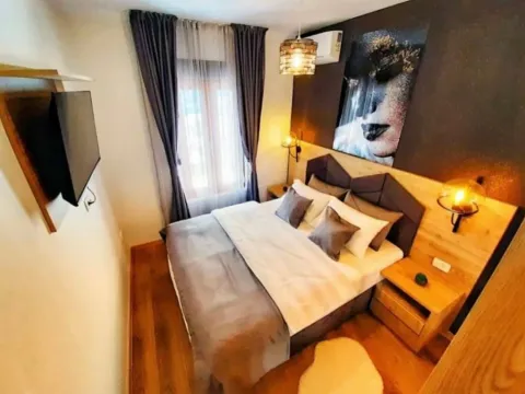 Izdavanje, jednosoban stan, 43m², Dobrota, Kotor - image 8