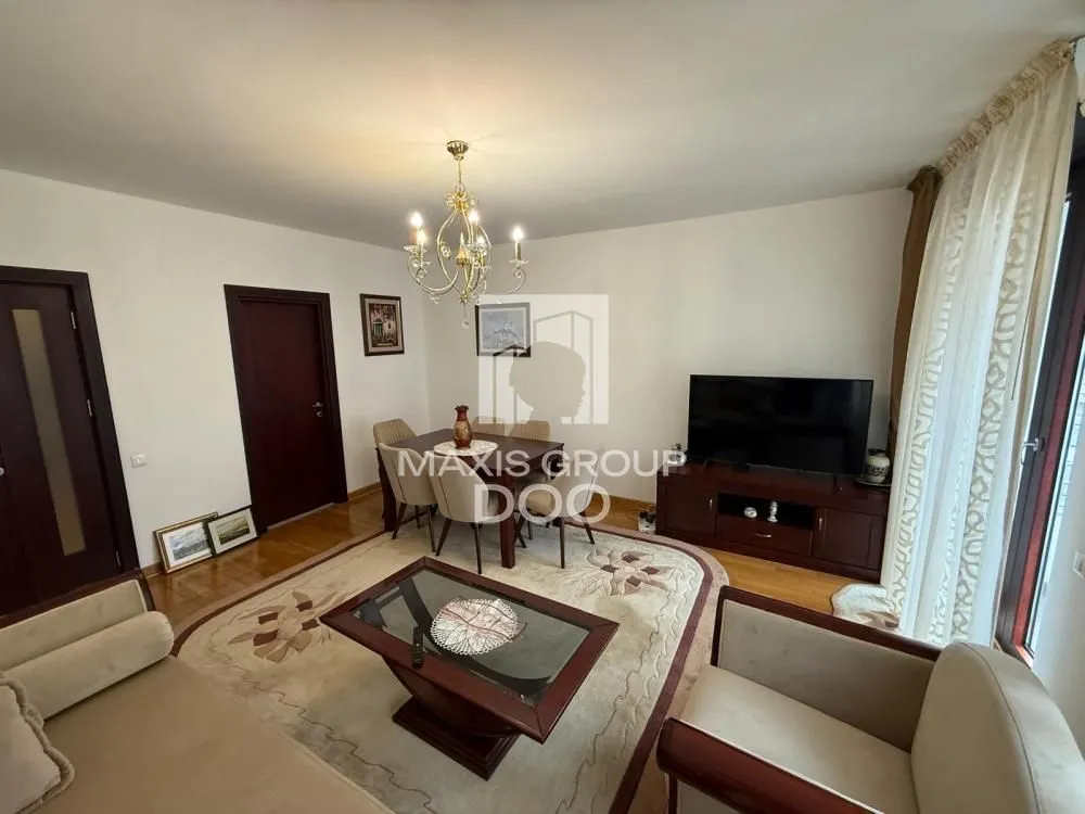 Izdavanje, trosoban stan, 81m², Čubura, Beograd