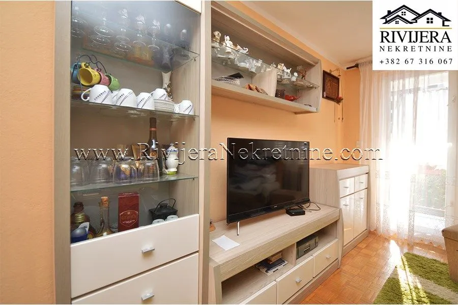 Prodaja, trosoban stan, 102m², Centar, Tivat