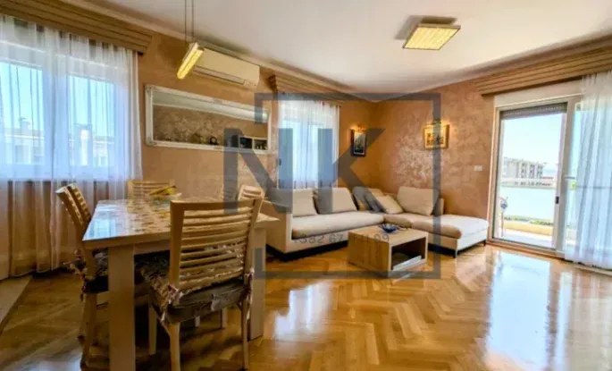 Izdavanje, dvosoban stan, 88m², City Kvart, Podgorica