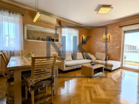 Izdavanje, dvosoban stan, 88m², City Kvart, Podgorica