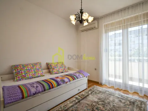 Izdavanje, trosoban stan, 150m², Preko Morače, Podgorica - image 17