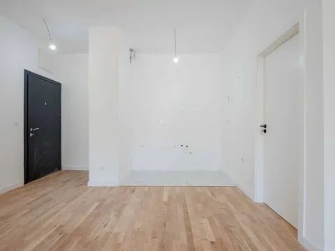 Prodaja, jednosoban stan, 65m², Centar, Bar - image 9