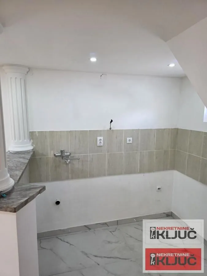 Prodaja, jednosoban stan, 33m², Socijalno, Novi Sad Sve Podlokacije