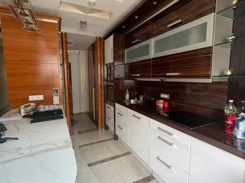 Izdavanje, četvorosoban stan, 135m², Vračar Sve Podlokacije, Beograd - image 6