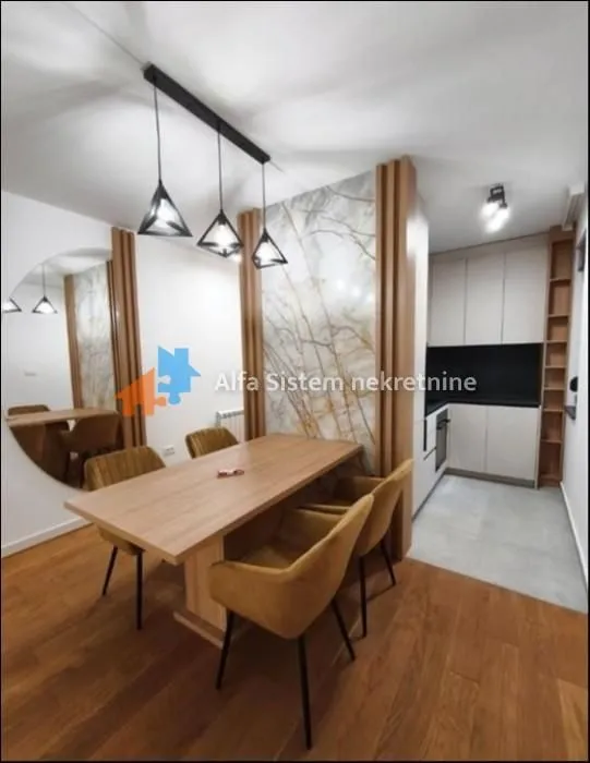 Izdavanje, trosoban stan, 65m², Čubura, Beograd