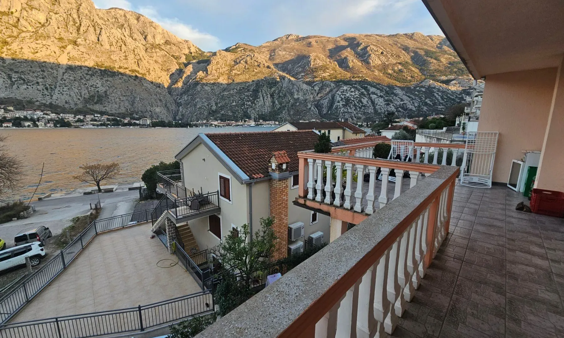 Prodaja, kuća, 423m², Muo, Kotor