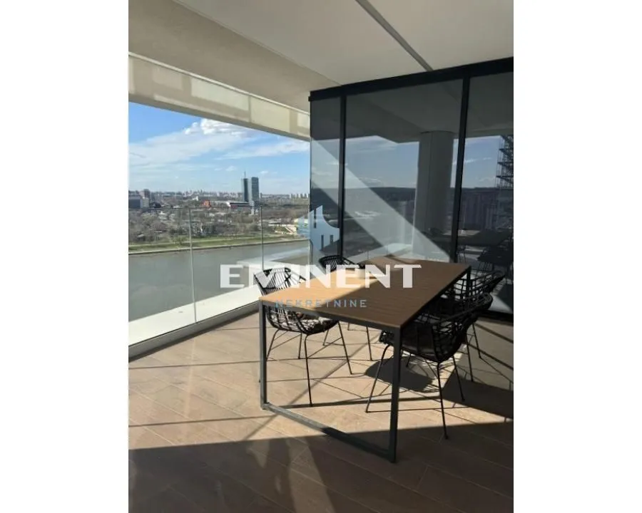 Izdavanje, četvorosoban stan, 140m², Savski Venac, Beograd