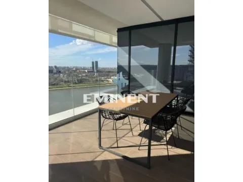 Izdavanje, četvorosoban stan, 140m², Savski Venac, Beograd - image 1