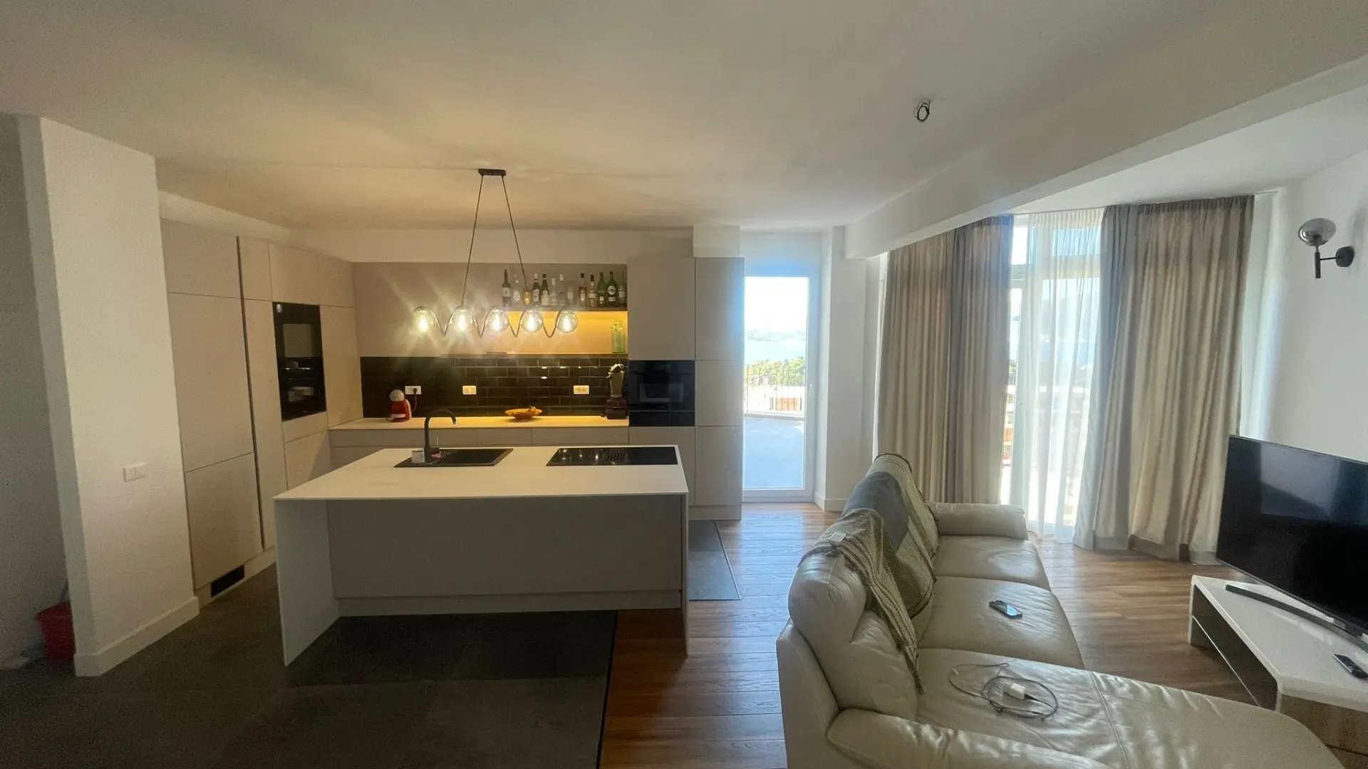 Prodaja, dvosoban stan, 72m², Mažina, Tivat