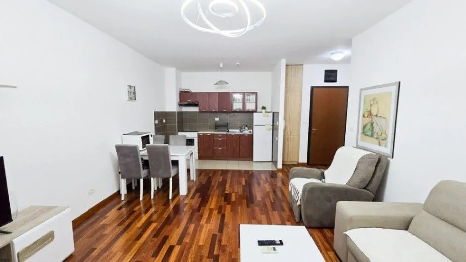 Izdavanje, jednosoban stan, 53m², City Kvart, Podgorica