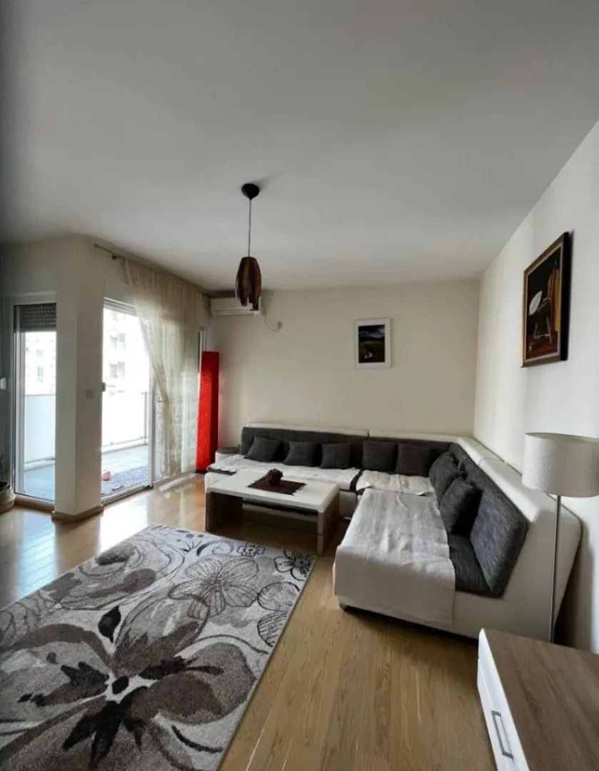 Izdavanje, dvosoban stan, 70m², City Kvart, Podgorica