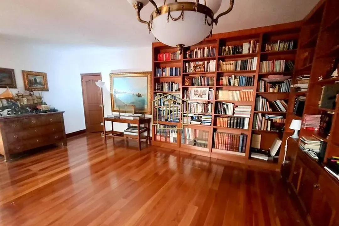 Prodaja, trosoban stan, 130m², Gorica C, Podgorica