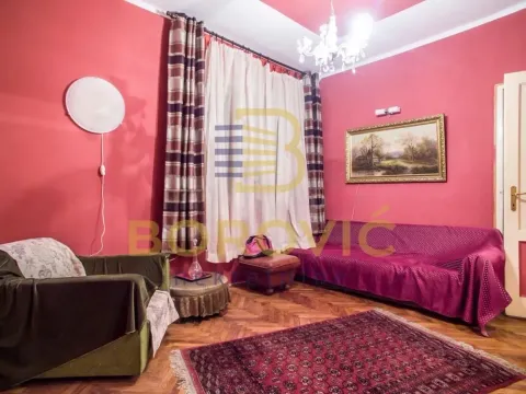 Sale, three bedroom apartment, 95m², Kalenić Pijaca, Vračar Sve Podlokacije