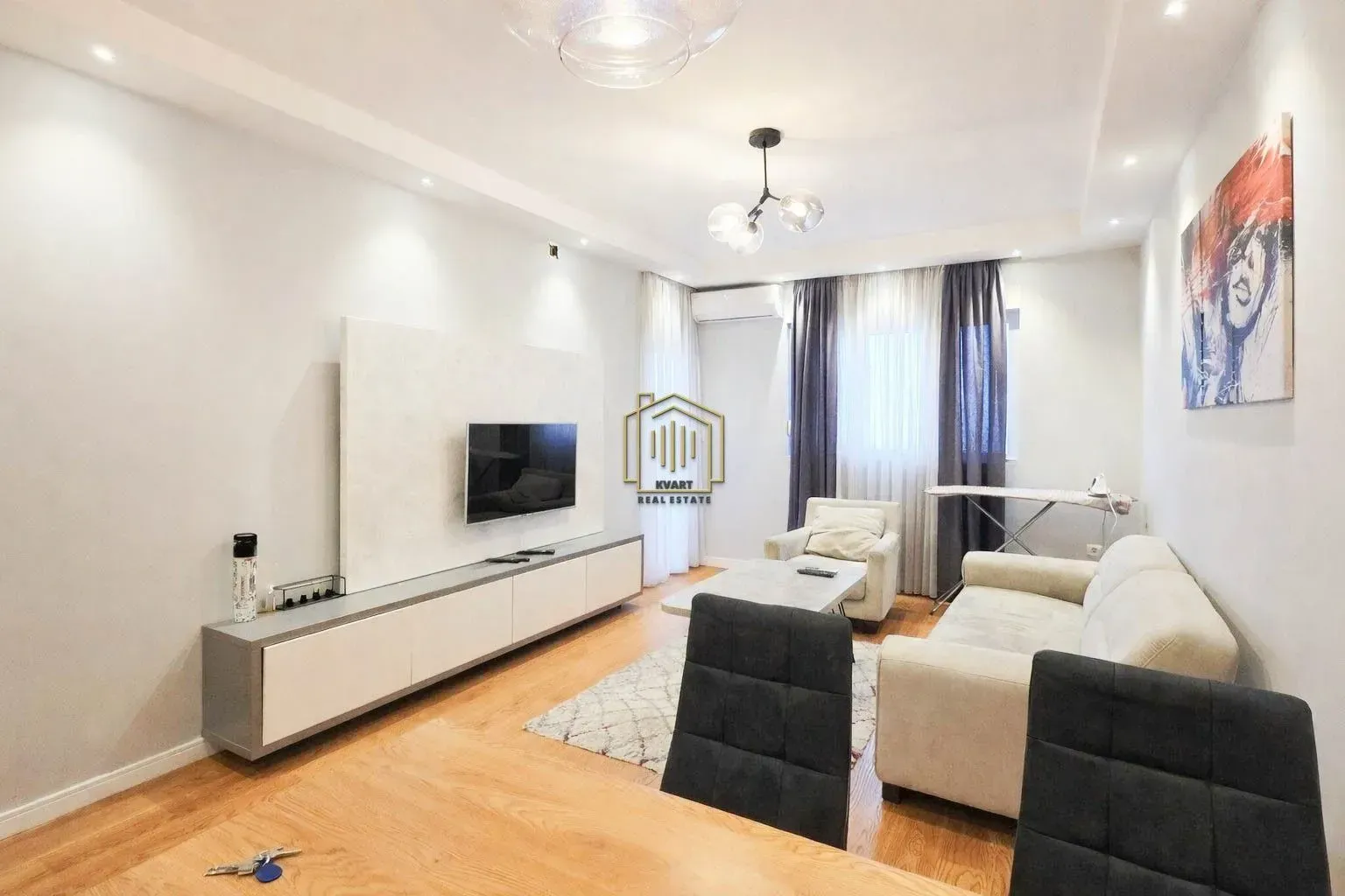 Izdavanje, jednosoban stan, 50m², Central Point, Podgorica