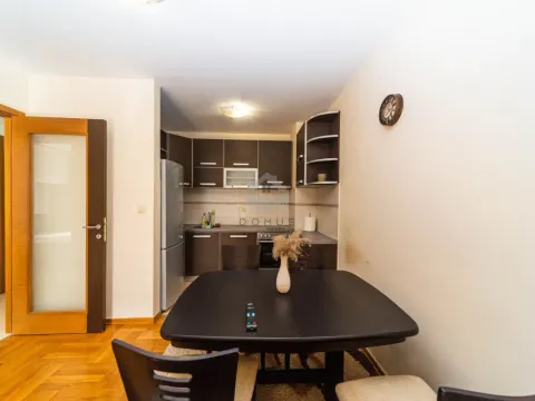 Izdavanje, jednosoban stan, 42m², Stari Aerodrom, Podgorica - image 13