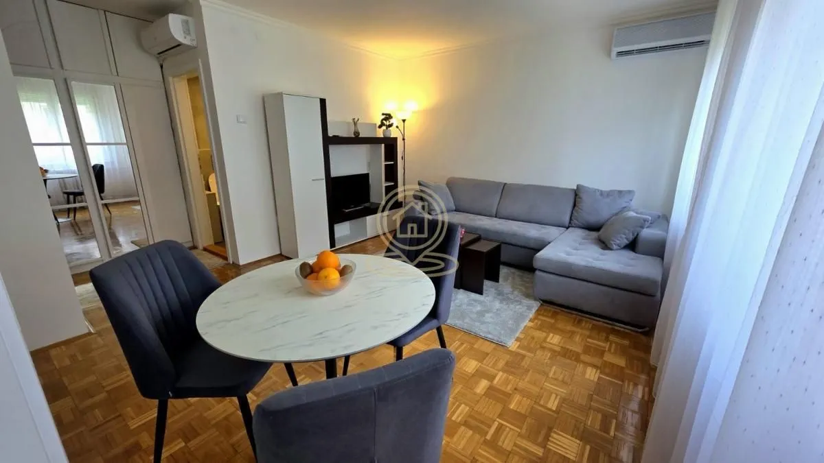 Rent, two bedroom apartment, 46m², Savski Venac, Beograd