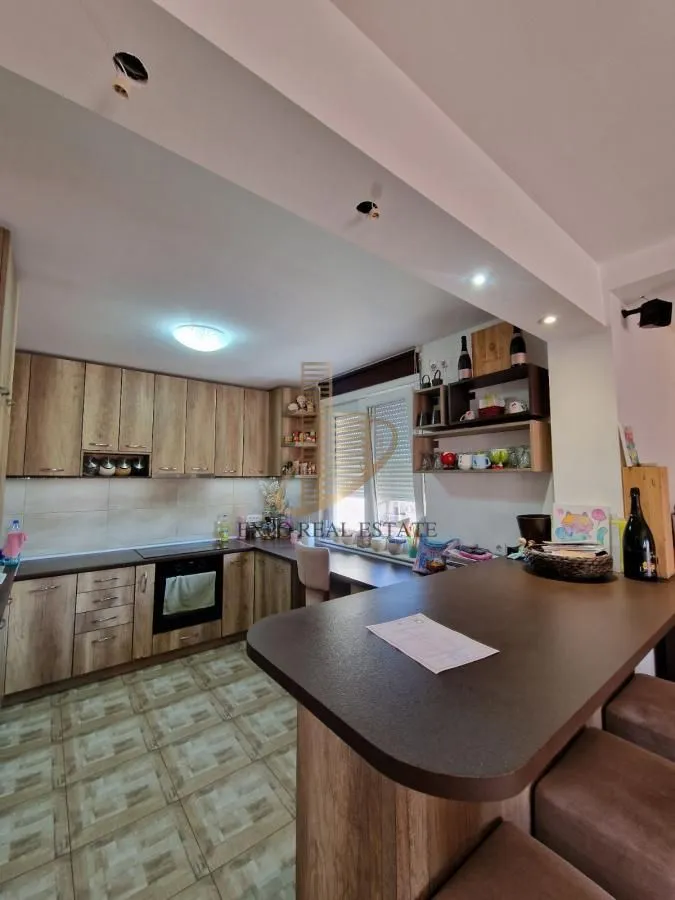 Prodaja, četvorosoban stan, 120m², Nova Detelinara, Novi Sad Sve Podlokacije