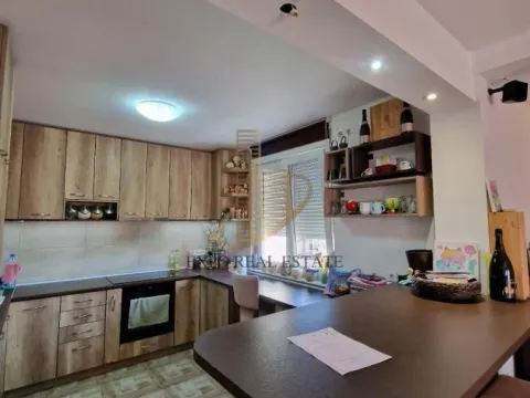 Sale, four bedroom apartment, 120m², Nova Detelinara, Novi Sad Sve Podlokacije - image 26