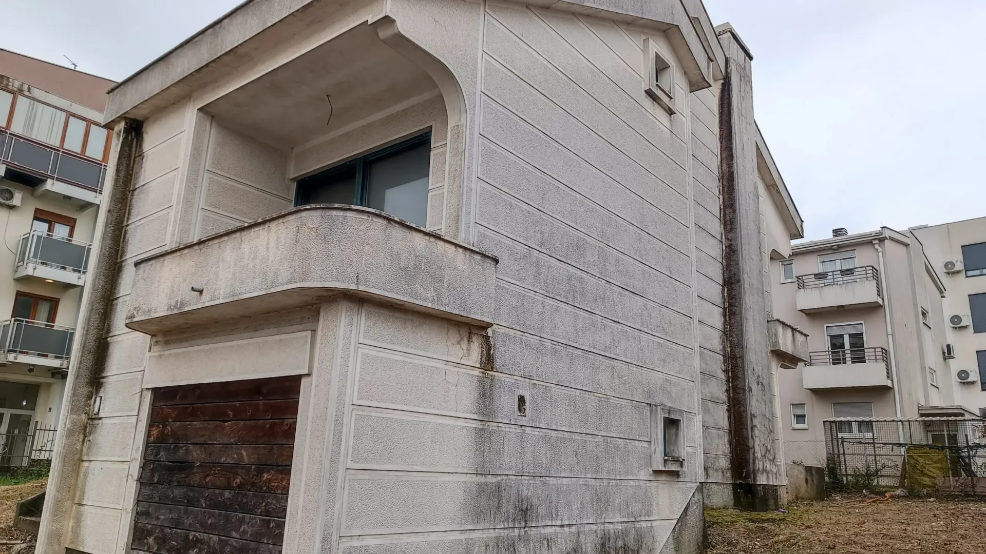 Prodaja, kuća, 381m², Momišići, Podgorica