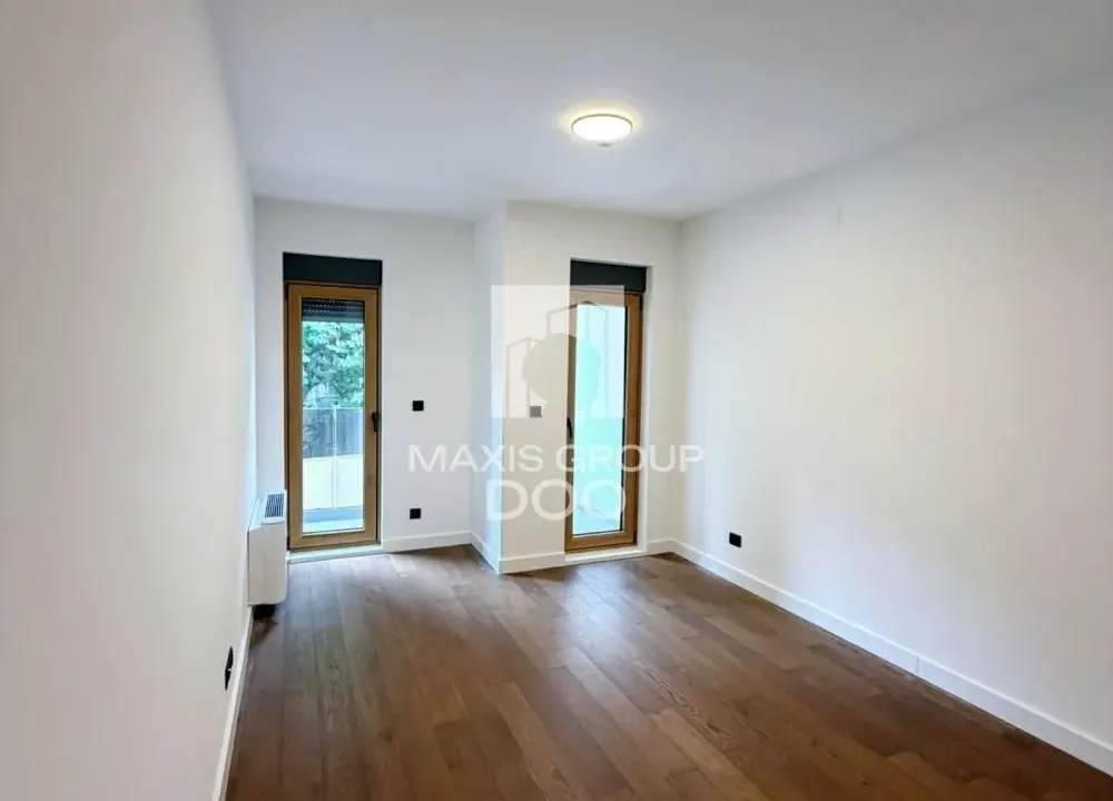 Izdavanje, četvorosoban stan, 125m², Voždovac Sve Podlokacije, Beograd