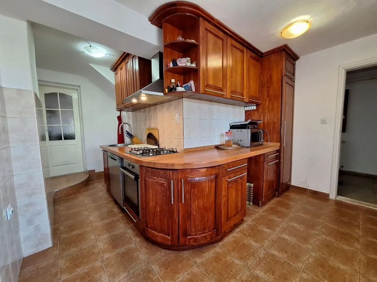 Sale, house, 253m², Banja Vrdnik, Irig