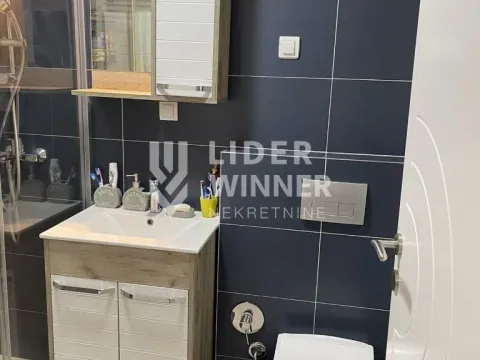 Rent, four bedroom apartment, 85m², Senjak, Beograd - image 19