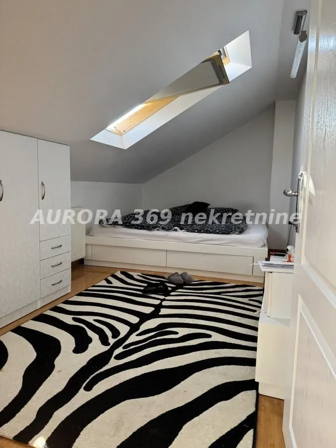Sale, four bedroom apartment, 130m², Ruma, Srbija