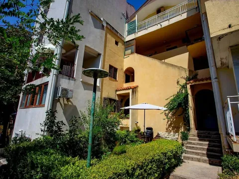 Sale, one bedroom apartment, 46m², Bečići, Budva - image 9