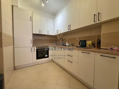 Izdavanje, jednosoban stan, 50m², City Kvart, Podgorica - image 10