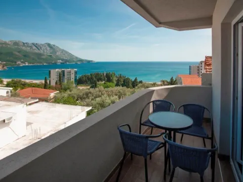 Izdavanje, garsonjera, 30m², Bečići, Budva - image 2