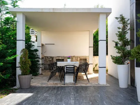 Prodaja, stan, 650m², Budva, Crna Gora - image 2