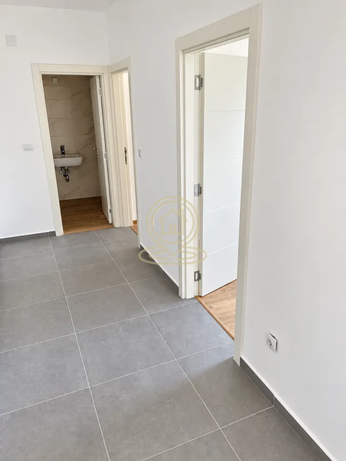Izdavanje, trosoban stan, 60m², Adamovićevo Naselje, Novi Sad Sve Podlokacije