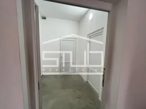 Rent, office space, 600m², Vrčin, Grocka - image 17